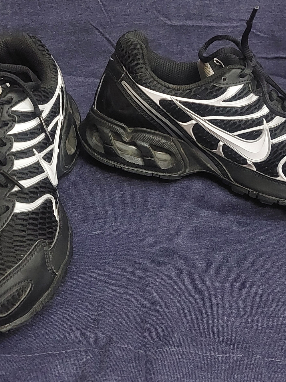 Nike Air Max Jewell Black Silver and White Women's Athletic Running Shoes Sz 8 - Picture 2 of 10
